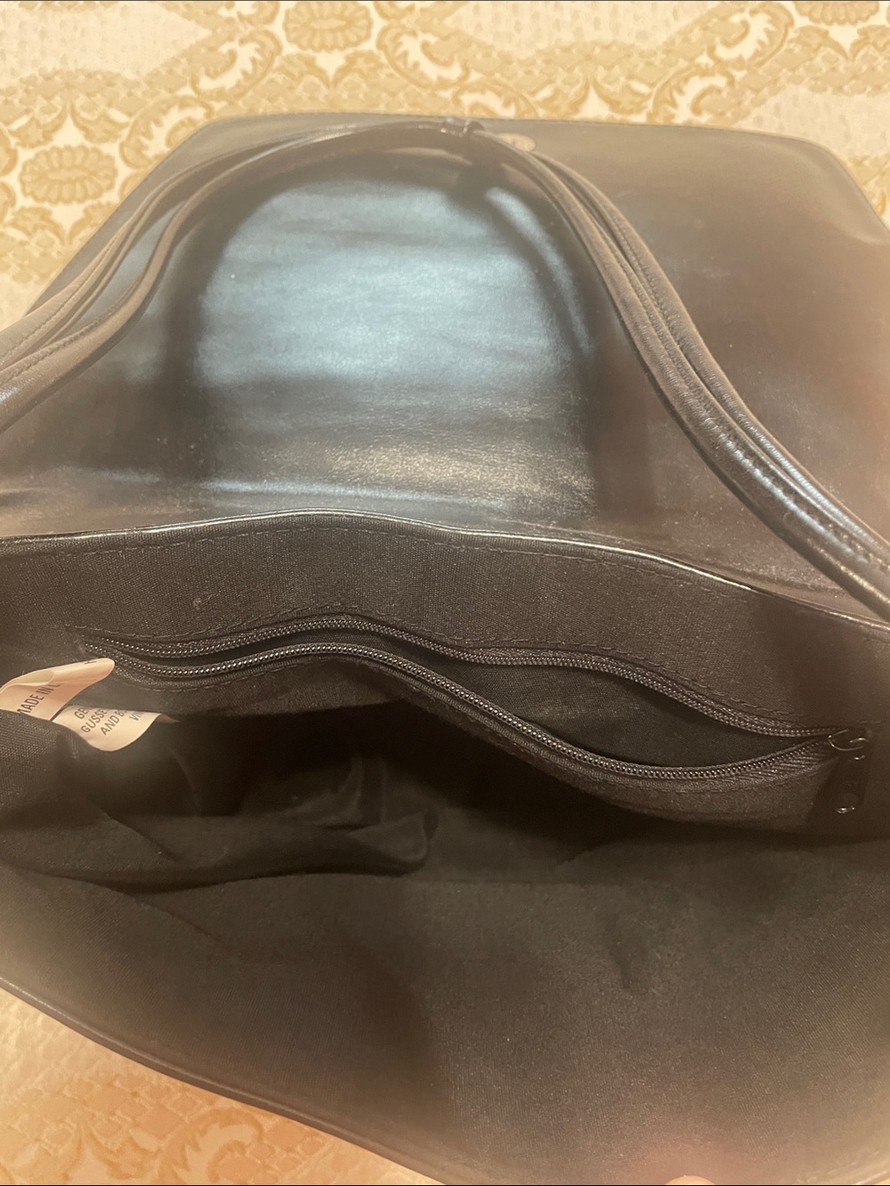 Classic Black Envelope Style Leather Shoulder Bag - Picture 4 of 8